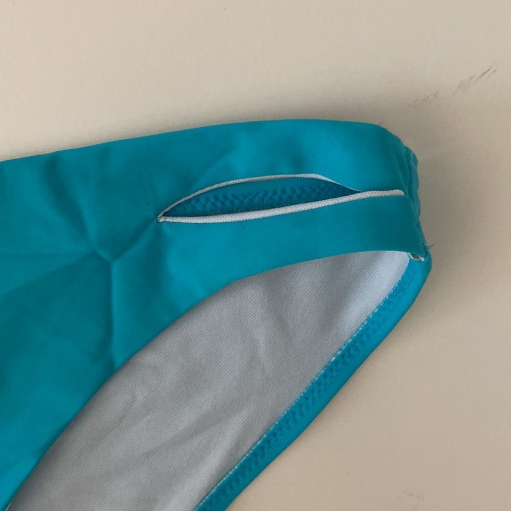 Two piece bikini - Picture 7 of 11